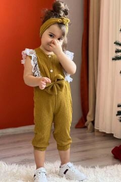 Kız Çocuk Omuzdan Göğse Dantel İşlemeli Beli Fiyonk Detaylı Bandanalı Hardal Tulum