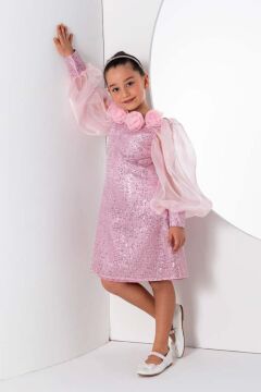 Kız Çocuk Yakası Boydan Gül Broş Detaylı Bilekleri ve Üzeri Pullu Karpuz Kollu Pembe Elbise