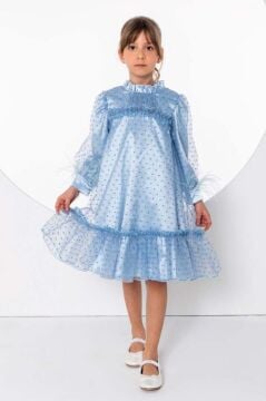 Kız Çocuk Yakası ve Göğsü Fırfırlı Bilekleri Kırçıllı Üzeri Puantiye Detaylı İçi Şifon Mavi Elbise