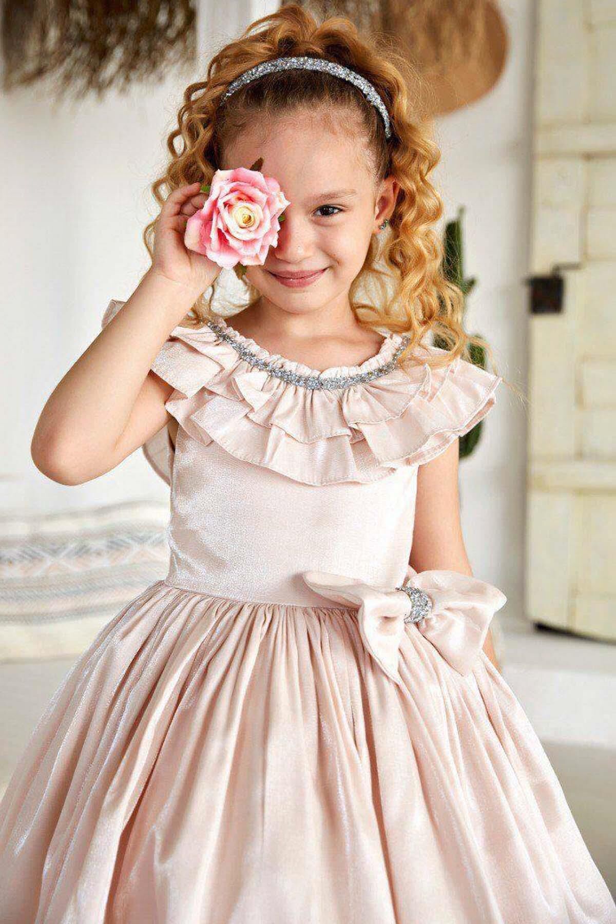 Kız Çocuk Göğsü Taş İşlemeli ve Fırfır Detaylı Krem Abiye