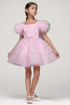 Kız Çocuk Düşük Omuzlu Kolları Tüylü ve Üzeri Pullu İçi Astarlı Pembe Abiye