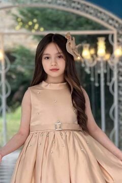 Kız Çocuk Boydan Üzeri Taş İşlemeli Kemer Detaylı Piliseli Krem Elbise