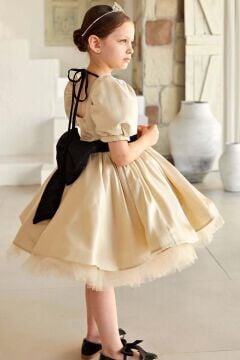 Kız Çocuk Beli Şerit Detaylı Arkası Simli Fiyonk Balon Kollu Gold Abiye