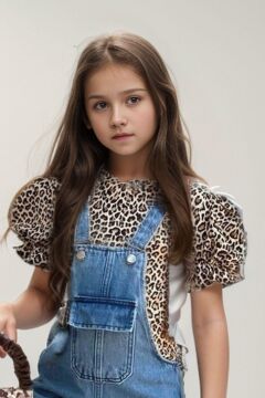 Kız Çocuk Leopar Desenli Balon Kollu Bluz Yıldız Baskılı Yırtık Detaylı Kot Tulum