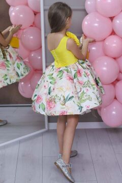 Kız Çocuk Tek Omuz Gül Broşlu Eteği Kabarık Çiçek Desenli Sarı Abiye
