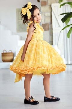 Kız Çocuk Yakası ve Etek Ucu Fırfırlı Üzeri Gül Baskılı Kolsuz Sarı Elbise