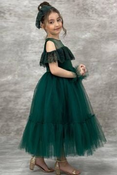 Kız Çocuk Yakası Transparan Omzu Açık Göğsü ve Kolları Güpür İşlemeli Yeşil Abiye