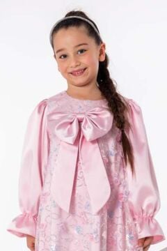 Kız Çocuk Göğsü Kurdele ve Üzeri Kelebek İşlemeli İspanyol Kollu Pembe Şifon Elbise