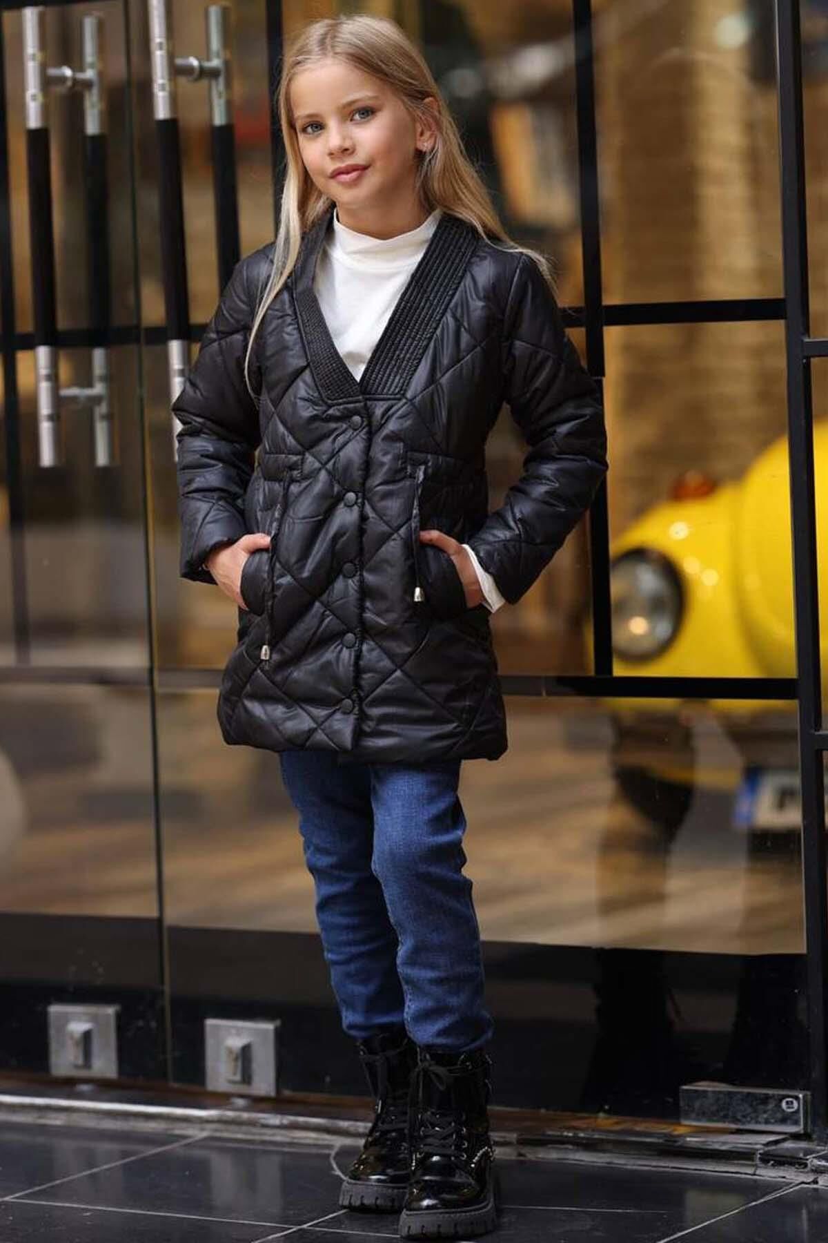 Kız Çocuk Yakası Şerit ve Üzeri Kare Dikiş Detaylı Cepli Çıtçıt Düğme Şişme Siyah Mont