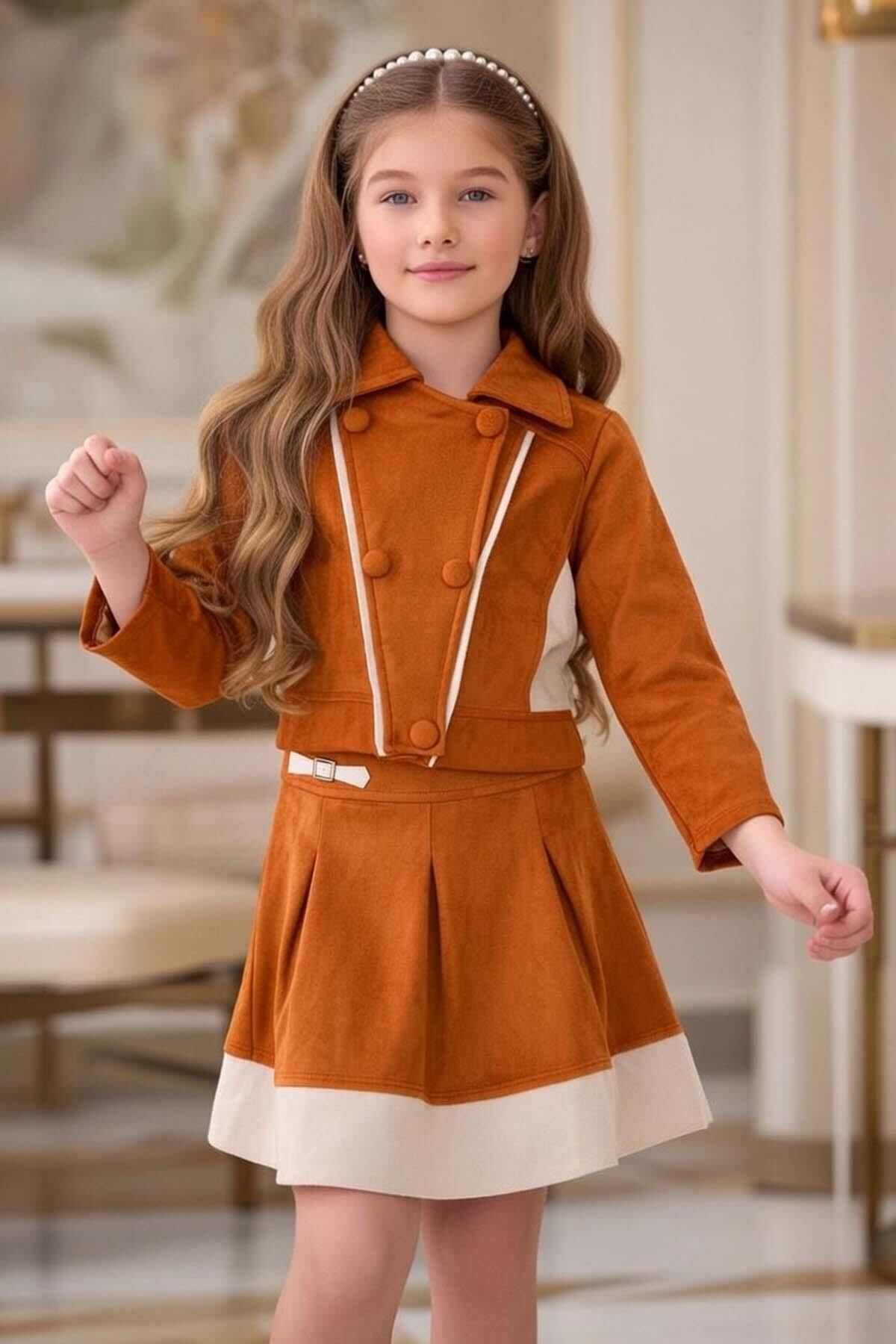 Kız Çocuk Şerit Detaylı Gömlek Yaka Ceket Beli Manşetli Piliseli Süet Taba Etekli Takım