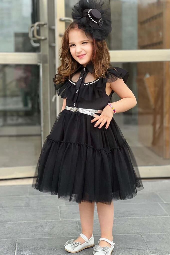 Kız Çocuk Gömlek Yaka Taş İşlemeli Göğsü Fırfırlı Sıfır Kol Kemerli Eteği Tüllü Siyah Elbise