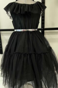 Kız Çocuk Gömlek Yaka Taş İşlemeli Göğsü Fırfırlı Sıfır Kol Kemerli Eteği Tüllü Siyah Elbise