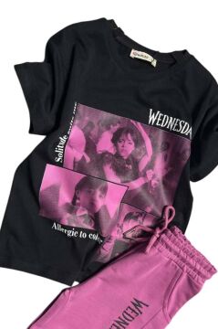 Kız Çocuk Wednesday Baskı Figürlü ve Yazı Baskılı Penye T-Shirt Mor Şortlu Takım