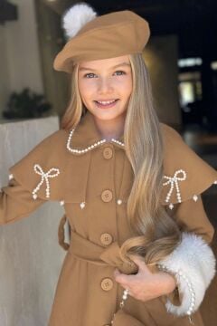 Kız Çocuk Boydan Yakası İnci Taş İşlemeli Şal Detaylı Kemerli Bej Kaşe