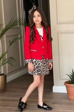 Kız Çocuk Love Yazı Baskı Bluz Leopar Detaylı Kırmızı Blazer Ceket Leopar Detay Pullu Etekli Takım