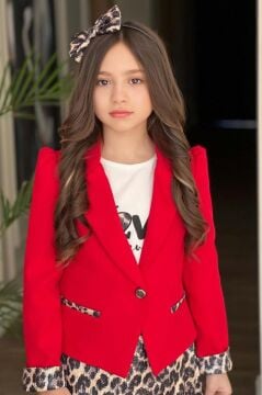 Kız Çocuk Love Yazı Baskı Bluz Leopar Detaylı Kırmızı Blazer Ceket Leopar Detay Pullu Etekli Takım