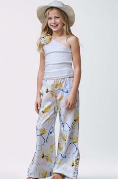 Kız Çocuk Gül Detaylı Tek Omuzlu Kaşkorse Bluz ve Dijital Baskılı Beyaz Alt Üst Takım