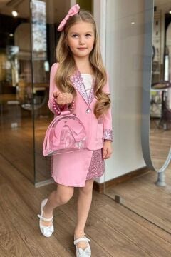 Kız Çocuk Bilekleri ve Yakası Pulpayet Detay Blazer Ceket Asimetrik Kesim Pullu Pudra Etekli Takım