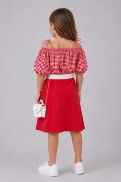 Kız Çocuk Düşük Omuzlu Askılı Kareli Bluz Kemerli Kırmızı Etekli Takım