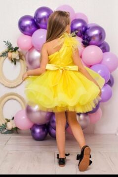 Kız Çocuk Omuzdan Göğse Tüylü Tek Omuz Eteği Kabarık Tüllü Sarı Abiye