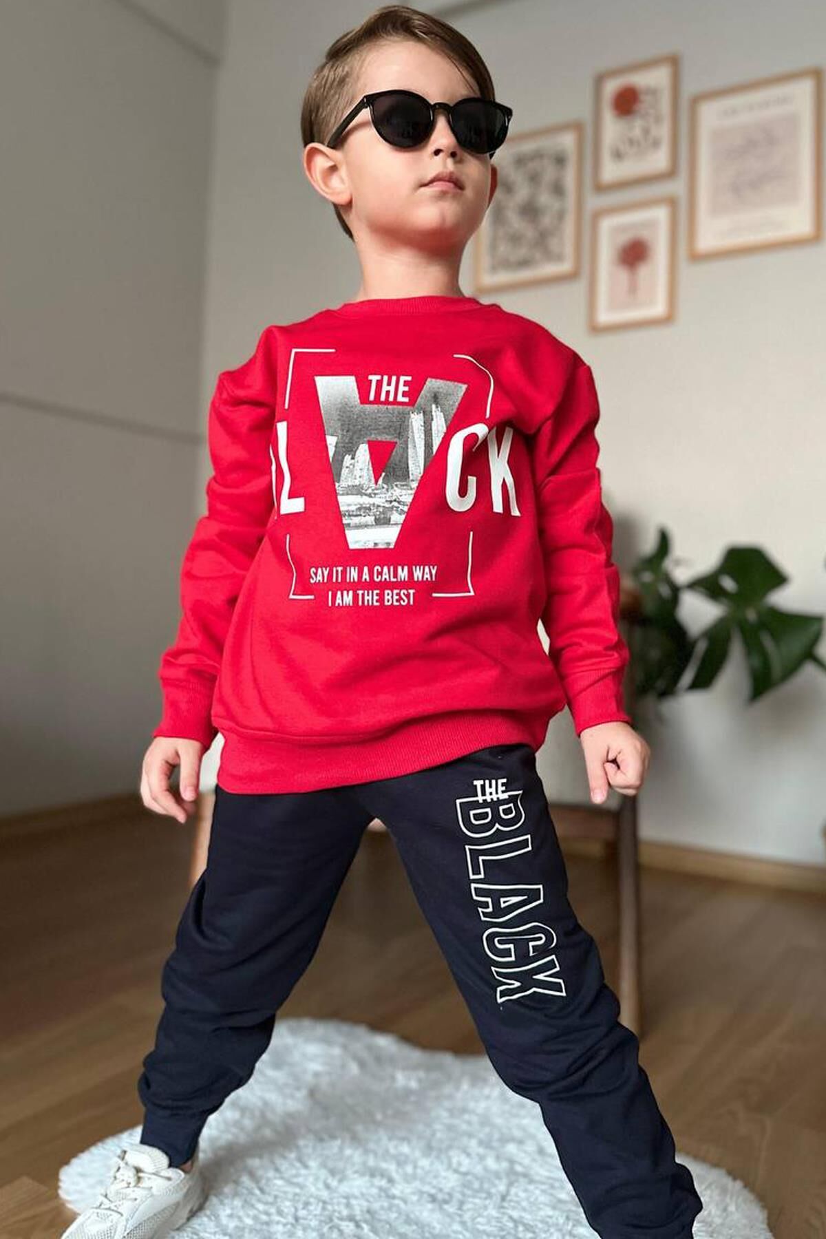 Erkek Çocuk The Black Yazı ve Figür Detaylı Kırmızı Eşofman Takım