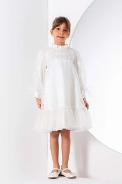 Kız Çocuk Yakası ve Göğsü Fırfırlı Bilekleri Kırçıllı Üzeri Puantiye Detaylı İçi Şifon Beyaz Elbise