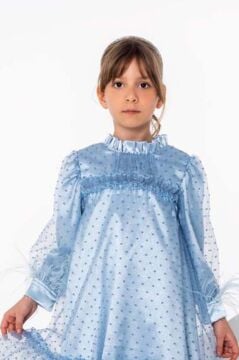 Kız Çocuk Yakası ve Göğsü Fırfırlı Bilekleri Kırçıllı Üzeri Puantiye Detaylı İçi Şifon Mavi Elbise