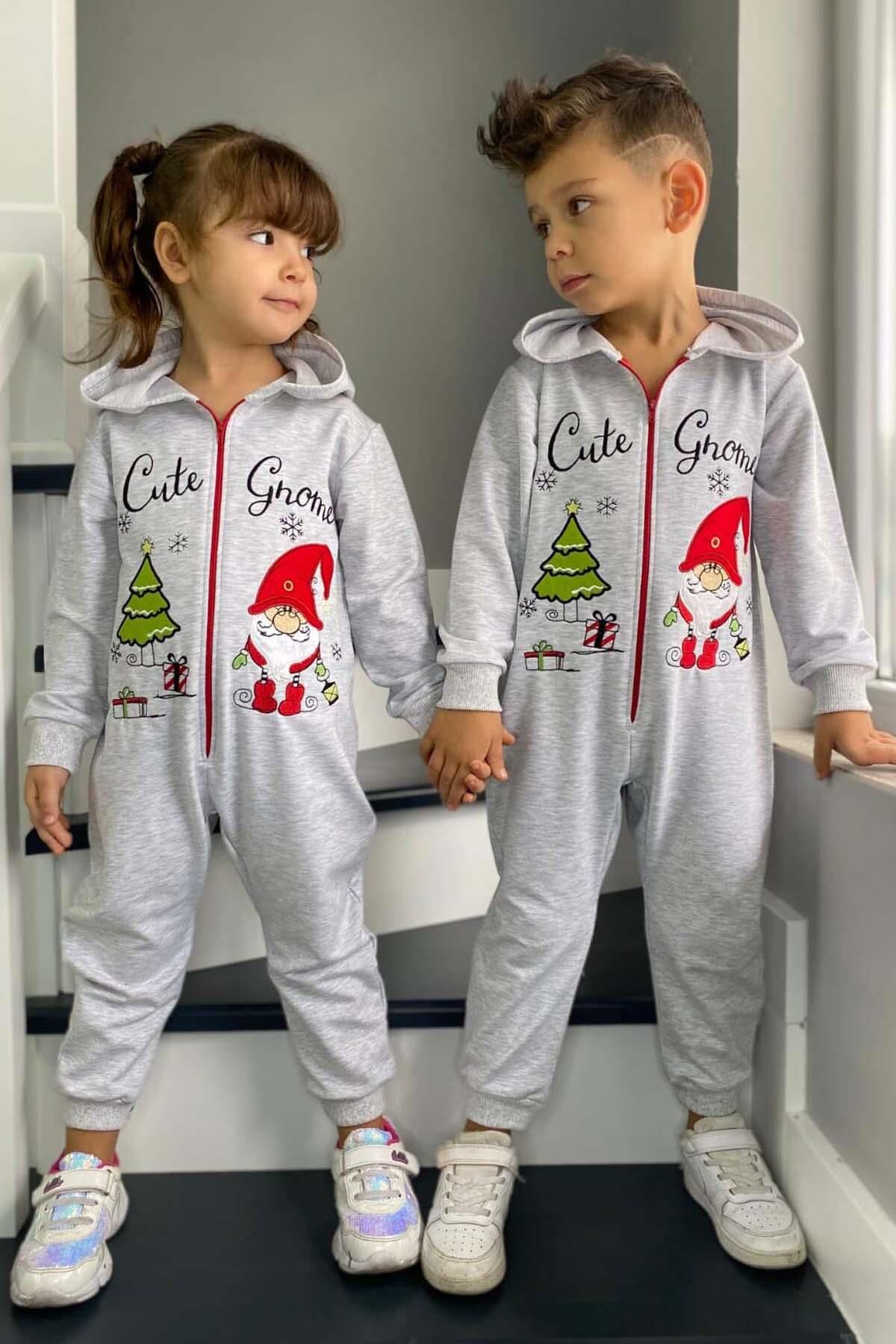 Kız Erkek Bebek Üzerinde Noel Baba ve Ağaç Önü Fermuarlı Kapüşonlu Gri Tulum