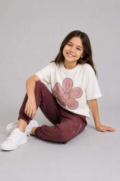 Kız Çocuk Göğsüden Papatya Ve Yazı Detaylı T-Shirt Çift Cep ve İp Detaylı Eşofman Takım