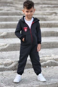 Erkek Çocuk Üzerinde Kaykaycı Baskı İçerisinde Penye T-shirt Önü Fermuarlı Kapüşonlu Füme Tulum