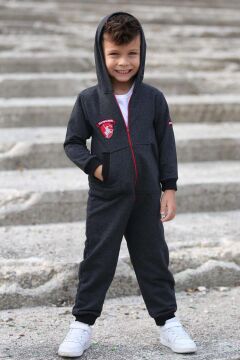 Erkek Çocuk Üzerinde Kaykaycı Baskı İçerisinde Penye T-shirt Önü Fermuarlı Kapüşonlu Füme Tulum