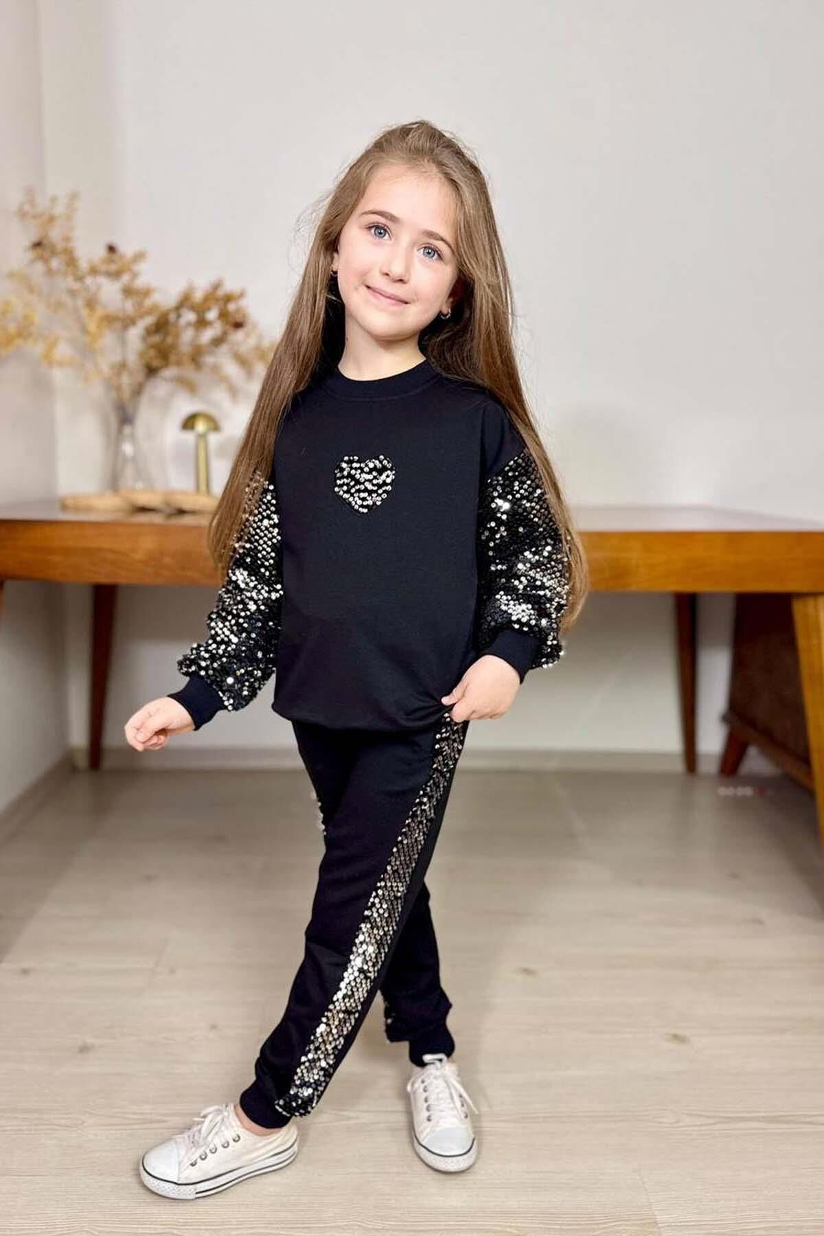 Kız Çocuk Bisiklet Yaka Kollarında ve Göğsünde Kalp Pulpayet İşlemeli Siyah Eşofman Takım