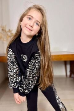 Kız Çocuk Bisiklet Yaka Kollarında ve Göğsünde Kalp Pulpayet İşlemeli Siyah Eşofman Takım