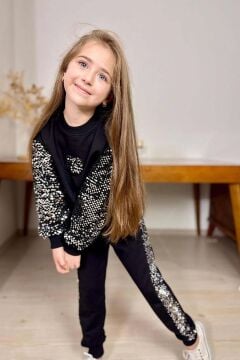 Kız Çocuk Bisiklet Yaka Kollarında ve Göğsünde Kalp Pulpayet İşlemeli Siyah Eşofman Takım