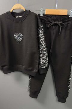 Kız Çocuk Bisiklet Yaka Kollarında ve Göğsünde Kalp Pulpayet İşlemeli Siyah Eşofman Takım