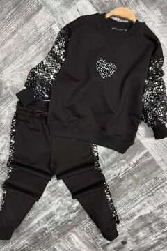 Kız Çocuk Bisiklet Yaka Kollarında ve Göğsünde Kalp Pulpayet İşlemeli Siyah Eşofman Takım