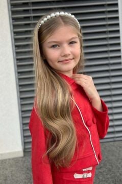 Kız Çocuk Asimetrik Kesim Gömlek Yaka Ceket Eteği Şerit Detaylı Pliseli Süet Kırmızı Etekli Takım