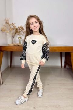 Kız Çocuk Bisiklet Yaka Kollarında ve Göğsünde Kalp Pulpayet İşlemeli Krem Eşofman Takım