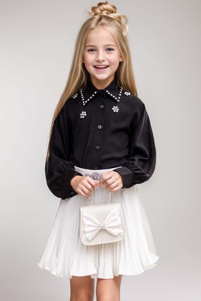 Kız Çocuk Yakası ve Göğsü Taş İşlemeli Siyah Gömlek ve Piliseli Beyaz Etekli Takım