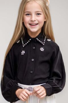 Kız Çocuk Yakası ve Göğsü Taş İşlemeli Siyah Gömlek ve Piliseli Beyaz Etekli Takım