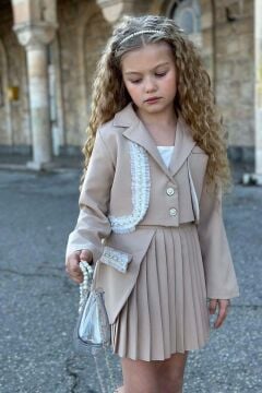 Kız Çocuk Güpür Ve İnci Şerit Detaylı Ceket Asimetrik Kesim Piliseli Bej Etekli Takım