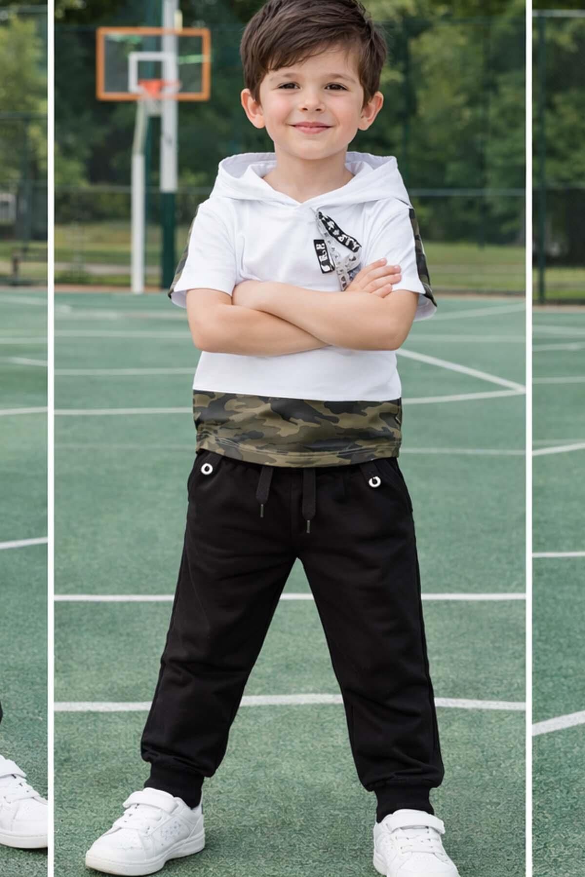Erkek Çocuk Kapüşonlu ve Kamuflaj Desenli T-Shirt Paçası Lastikli Siyah Eşofman Takım