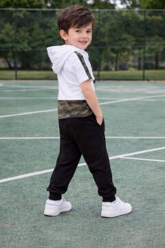 Erkek Çocuk Kapüşonlu ve Kamuflaj Desenli T-Shirt Paçası Lastikli Siyah Eşofman Takım