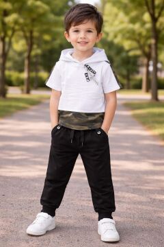 Erkek Çocuk Kapüşonlu ve Kamuflaj Desenli T-Shirt Paçası Lastikli Siyah Eşofman Takım