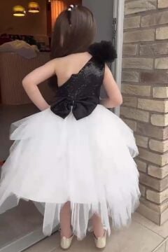 Kız Çocuk Tek Omuz Üstü Pulpayet İşlemeli Önü Çiçekli Tül Tül Siyah Beyaz Elbise