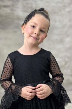 Kız Çocuk Üzeri Puantiye Detaylı Kolları Şeffaf Tüllü Prenses Siyah Elbise