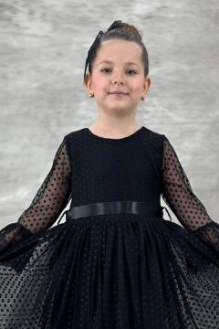 Kız Çocuk Üzeri Puantiye Detaylı Kolları Şeffaf Tüllü Prenses Siyah Elbise