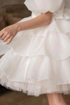 Kız Çocuk Kare Yaka Üzeri Kat Kat Pliseli Balon Kollu Kabarık Beyaz Abiye