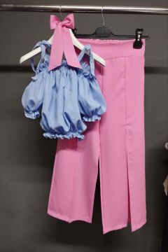 Kız Çocuk Düşük Omuzlu Göğsü ve Beli Manşetli Crop ve Yırtmaç Detaylı Mavi Alt Üst Takım