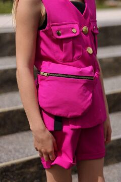 Kız Çocuk Düğme ve Cep Detaylı Kolsuz Yelek Penye Bluz Fuşya Şortlu Takım